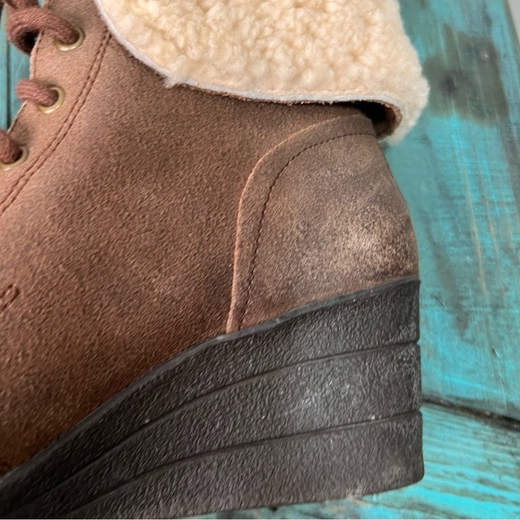 UGG Zea Chocolate Brown Wedge Ankle Shearling Boots Size 7 - Picture 13 of 16